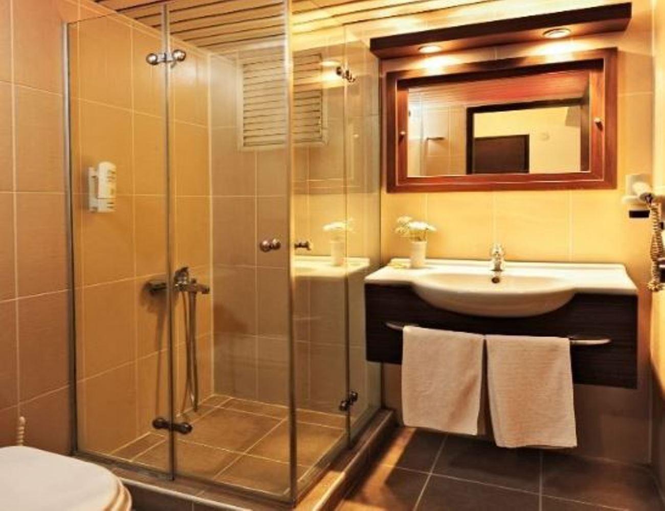 Hotel Uestuen Alsancak 3*